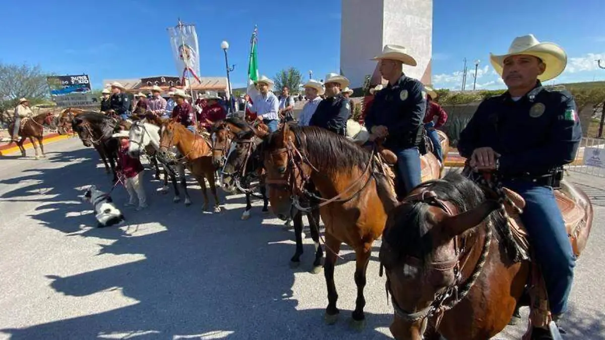 Cabalgata Villista 2024 obelisco sacramento cabalgantes caballos